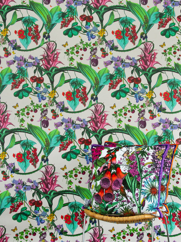 Kirsuberja Vines Wallpaper - Ecru - Kristjana S Williams Studio